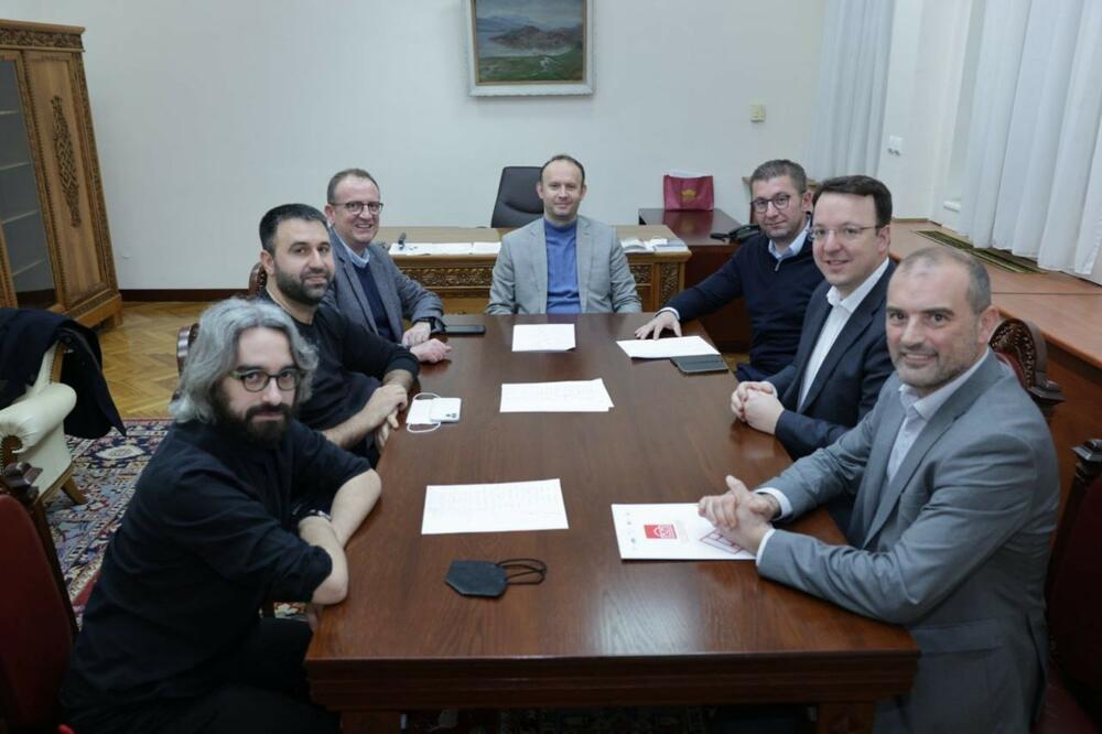 Mickoski sa predstavnicima drugih partija, Foto: Hristijan Mickoski/facebook