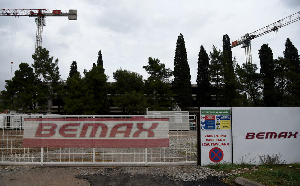 <p>Glavni državni arhitekta Mirko Žižić za “Vijesti” potvrdio da će škola u Maslinama biti rađena na osnovu projekta za novu ustanovu u Tološima</p>