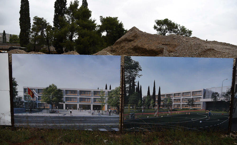 <p>Glavni državni arhitekta Mirko Žižić za “Vijesti” potvrdio da će škola u Maslinama biti rađena na osnovu projekta za novu ustanovu u Tološima</p>