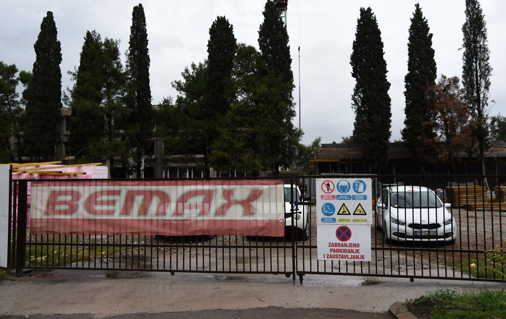 <p>Glavni državni arhitekta Mirko Žižić za “Vijesti” potvrdio da će škola u Maslinama biti rađena na osnovu projekta za novu ustanovu u Tološima</p>