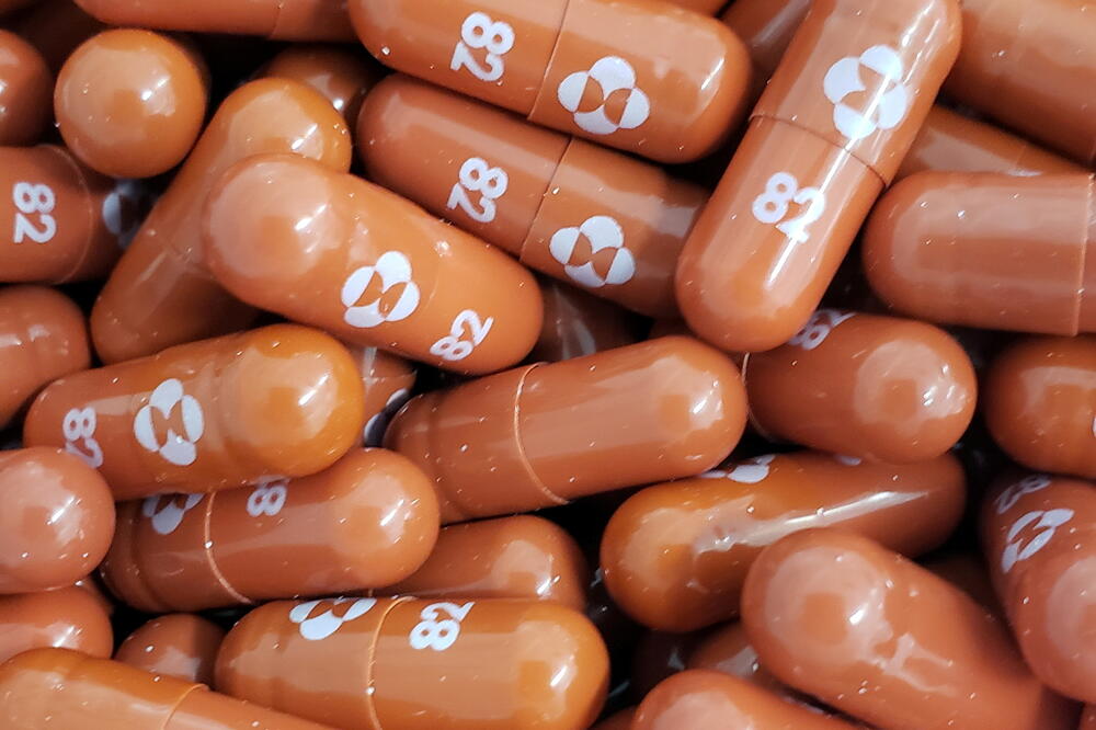 Ekasperimentalni lijek protiv kovida-19 pod nazivom molnupiravir razvila je kompanija Merk & Ko, Foto: Reuters