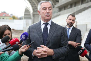 Đukanović: Odluka o lokalnim izborima ustavna i zakonita, ne...