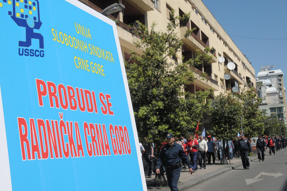 Poslodavci već počeli da pritiskaju zaposlene, Foto: Vijesti