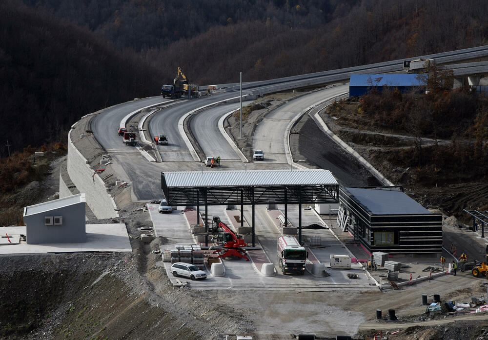 <p>Ministar kapitalnih investicija Mladen Bojanić obišao radove na auto-putu</p>