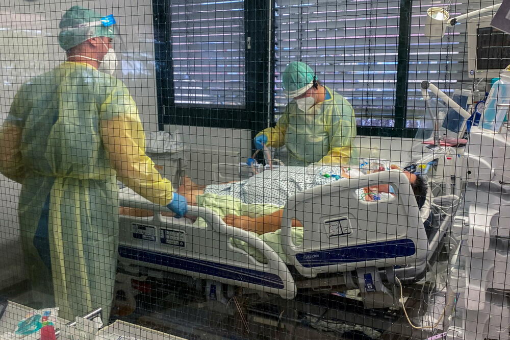Zbog kovid pacijenata bolnice širom Njemačke otkazale su operacije koje nijesu urgentne, Foto: Rojters