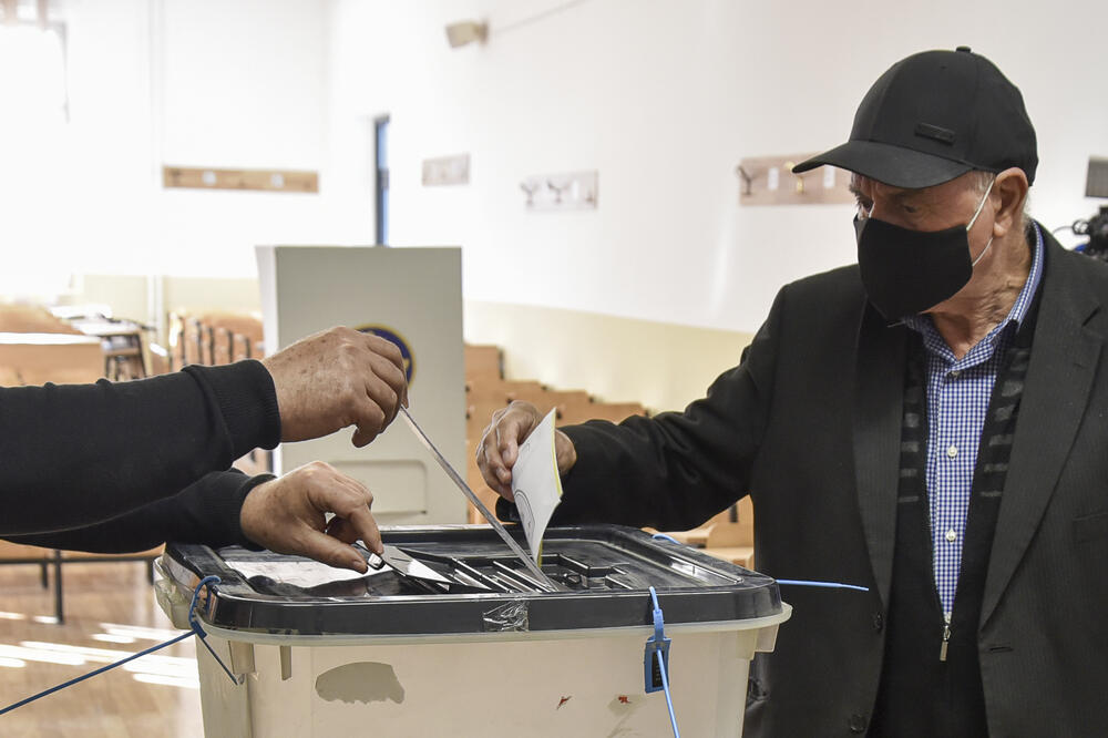 Sa glasanja u Prištini, Foto: Beta/AP