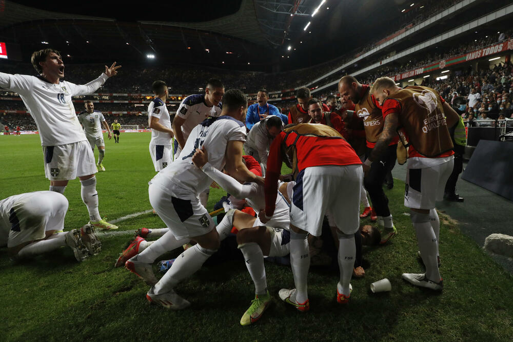 Slavlje fudbalera Srbije, Foto: Reuters