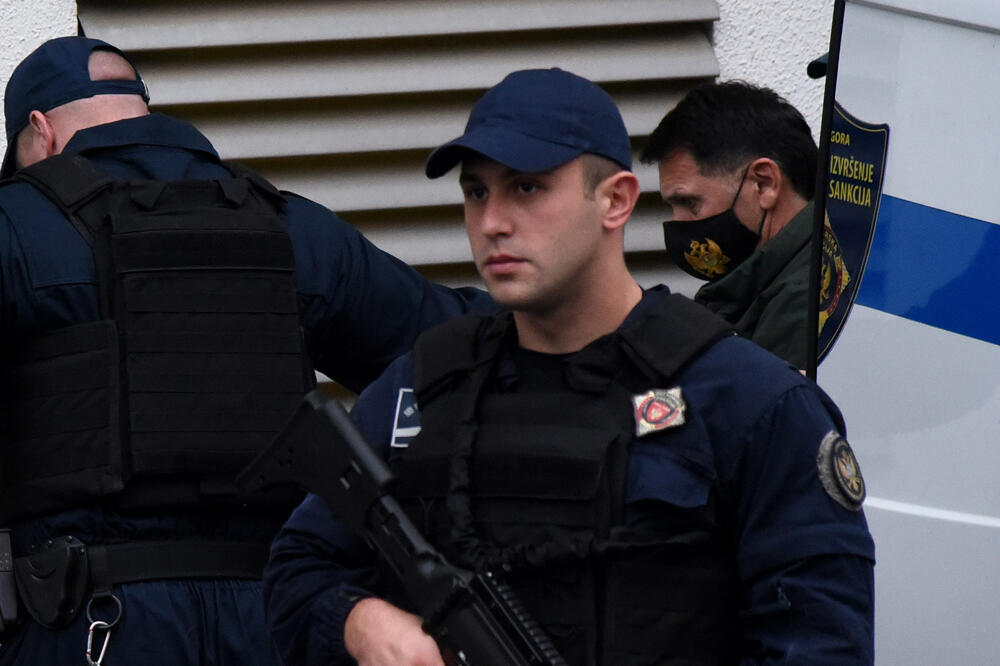 Kašćelana dovode na saslušanje, Foto: Luka Zekovic