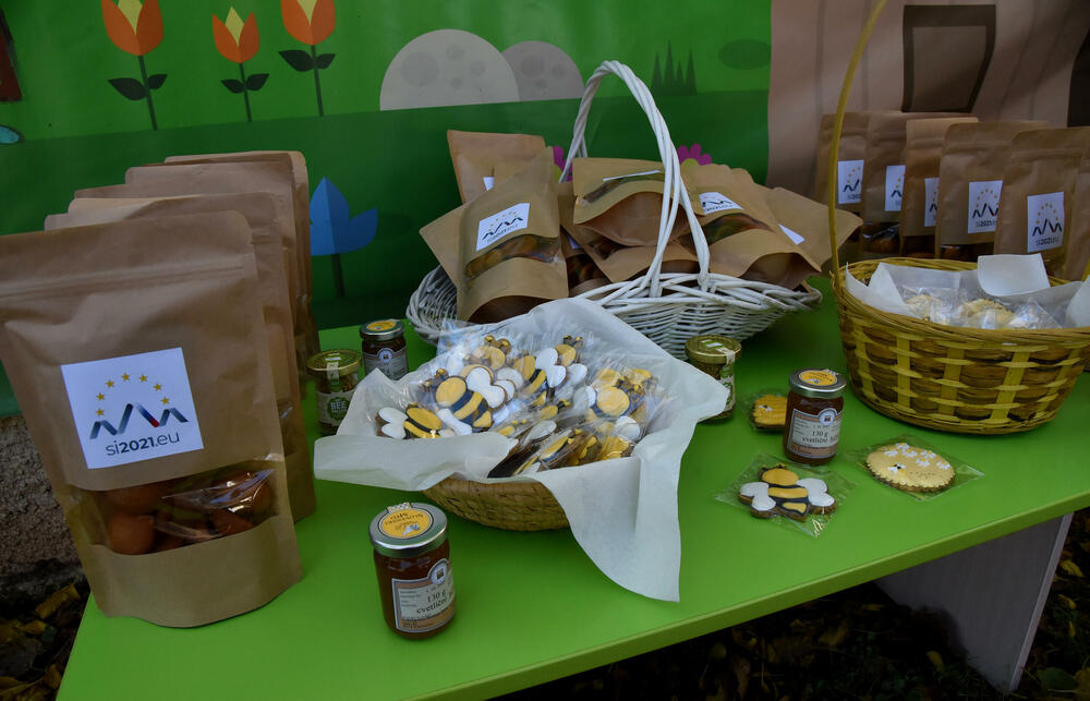 <p>Ambasador Slovenije u Crnoj Gori Gregor Presker je istakao da je pčelarstvo u Sloveniji razvijeno, a da je upravo na njihov predlog ustanovljen međunarodni Dan pčela, koji se obilježava 20. maja</p>