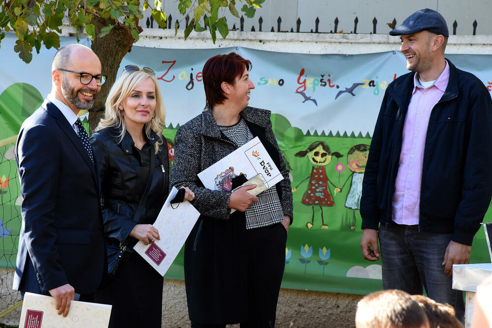 <p>Ambasador Slovenije u Crnoj Gori Gregor Presker je istakao da je pčelarstvo u Sloveniji razvijeno, a da je upravo na njihov predlog ustanovljen međunarodni Dan pčela, koji se obilježava 20. maja</p>