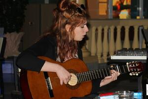 Voljela bih da ima više žena u muzici