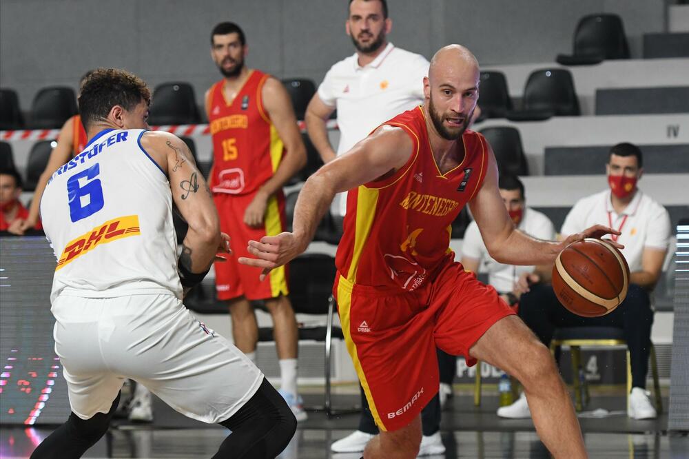 Spasojević protiv Islanda na meču pretkvalifikacija za Mundijal, Foto: Savo Prelević