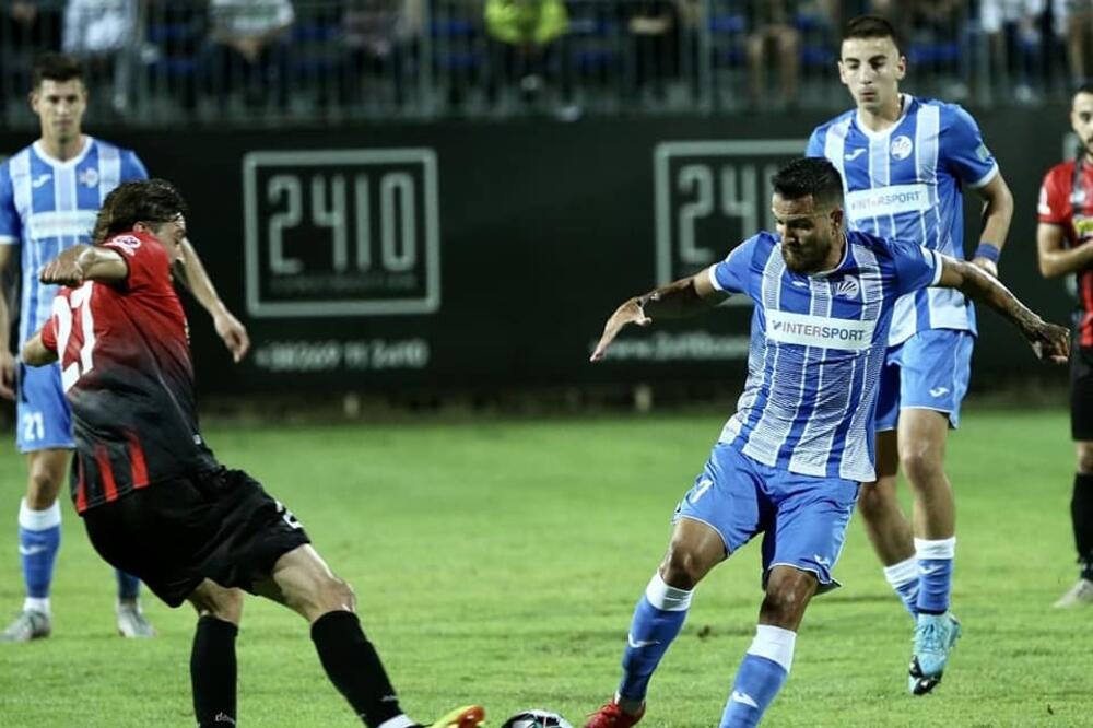 Sa meča Dečić - Sutjeska u Tuzima: Duel Božovića i Koree, Foto: Telekom 1. Cfl/Fscg