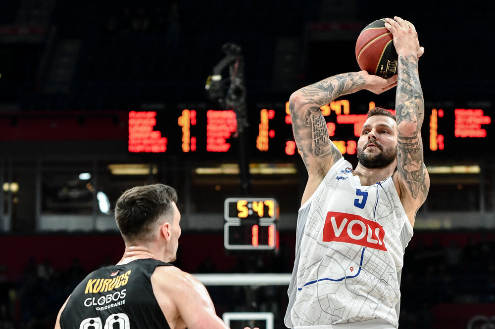 Vladimir Micov na meču sa Partizanom, Foto: KK Partizan