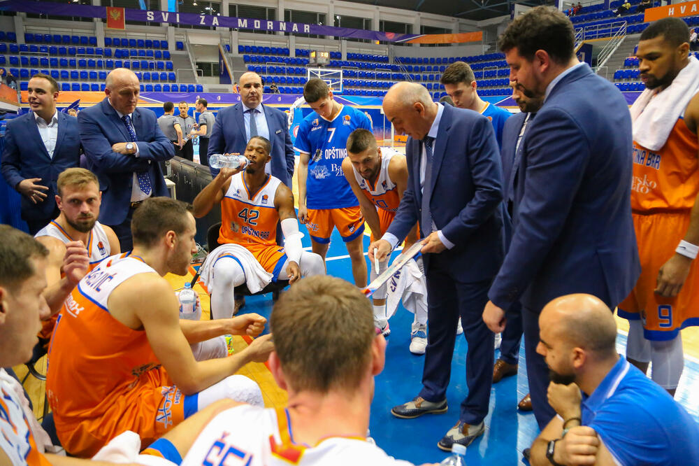 Pavićević na večerašnjem meču, Foto: KK Mornar Barsko zlato/Mediapro