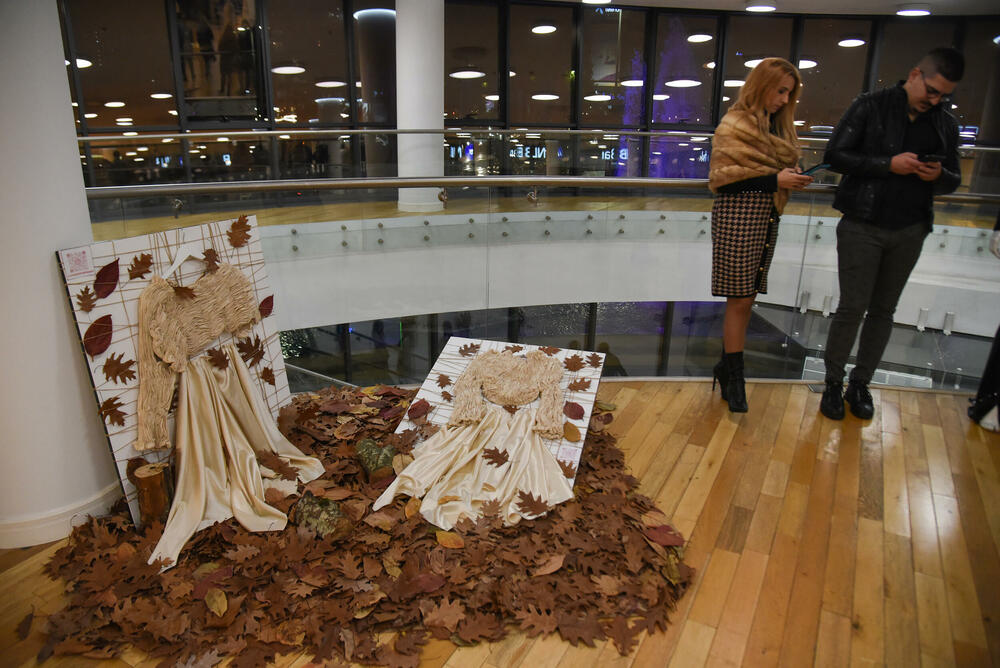 Izložba modela u okviru prve večeri Fashion Weeka