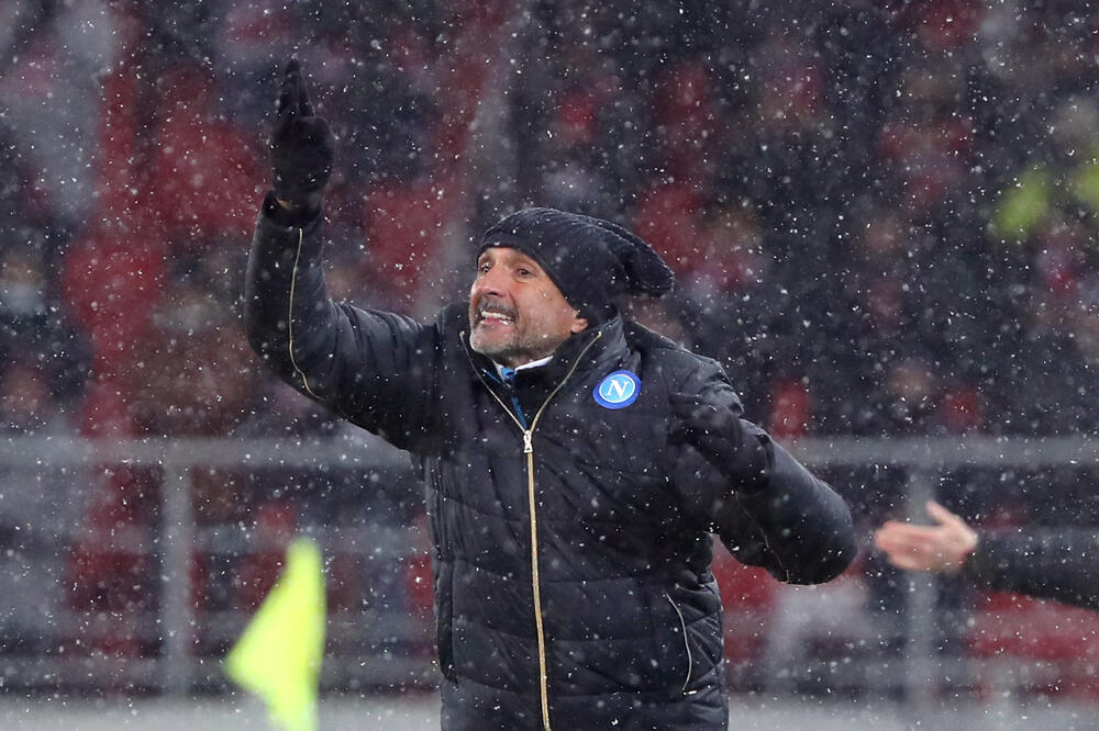 Spaleti na večerašnjoj utakmici, Foto: Reuters