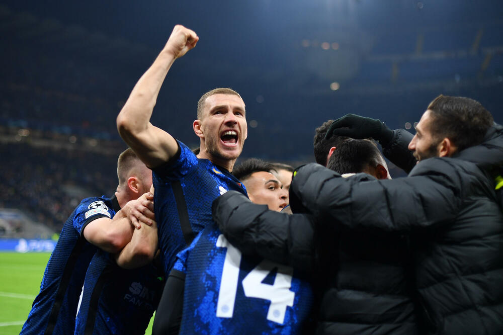 Džeko proslavlja gol protiv Šahtjora, Foto: Reuters