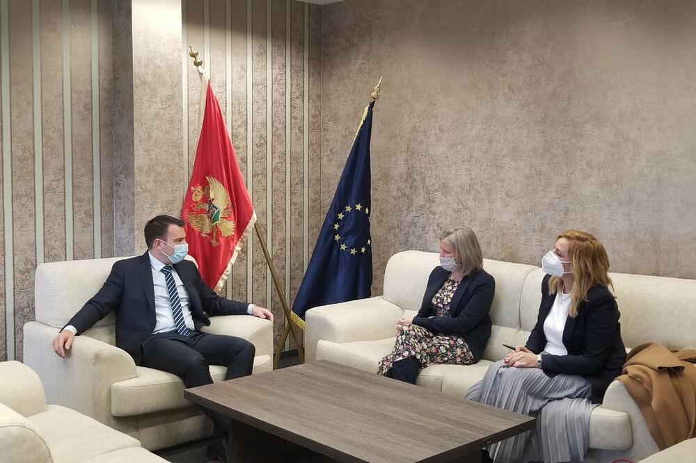 Od britanske ambasadorke tražena ekspertska pomoć u razvoju sporta u Crnoj Gori, Foto: Uprava za mlade i sport