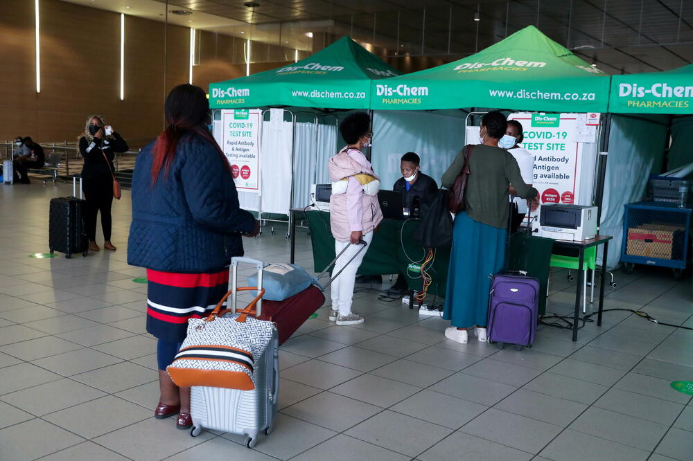 Juče na međunarodnom aerodromu O.R. Tambo u Johanesburgu, Foto: REUTERS