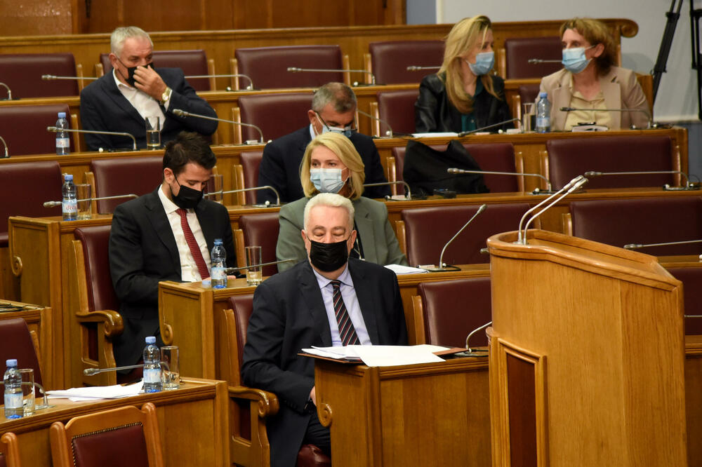 Krivokapić i dio ministara tokom premijerskog sata, Foto: Luka Zeković
