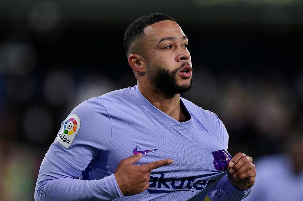 Moi Gomes prolazi pored Erika Garsije, Foto: Reuters