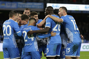 Napoli sam na vrhu, prvo poluvrijeme dovoljno za pobjedu