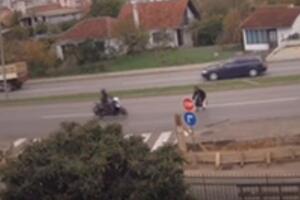 Saobraćajna nezgoda u Baru: Motociklista naletio na pješaka