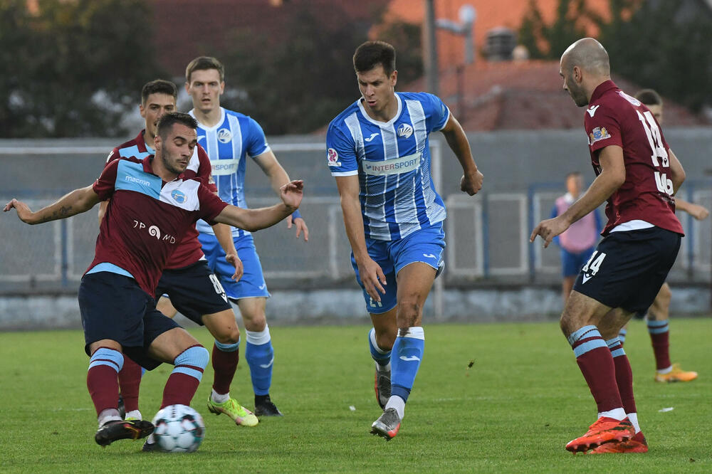 Fudbaler Sutjeske, Vladan Bubanja na utakmici protiv Petrovca u prvom krugu, Foto: Savo Prelević