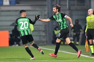 Napoliju bod u Ređo Emiliji, Milan na krilima Mesijasa do pobjede...