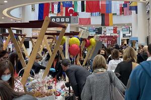 Održan diplomatski Božićni bazar