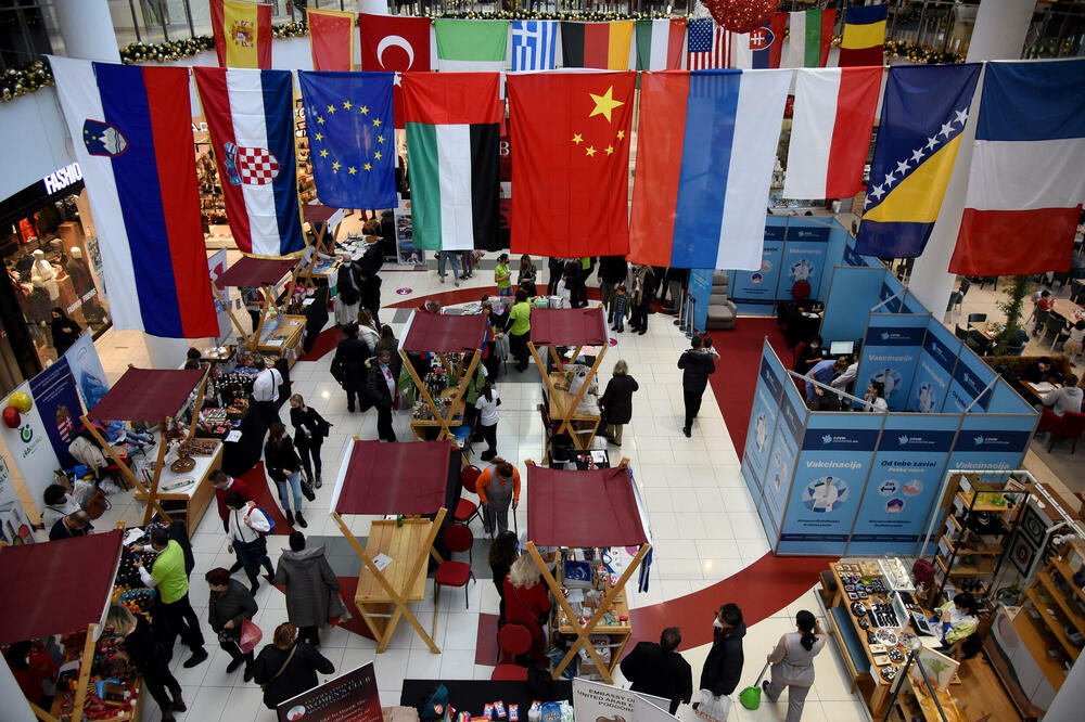 Na Bazaru učestvovala 21 ambasada, Foto: Luka Zekovic