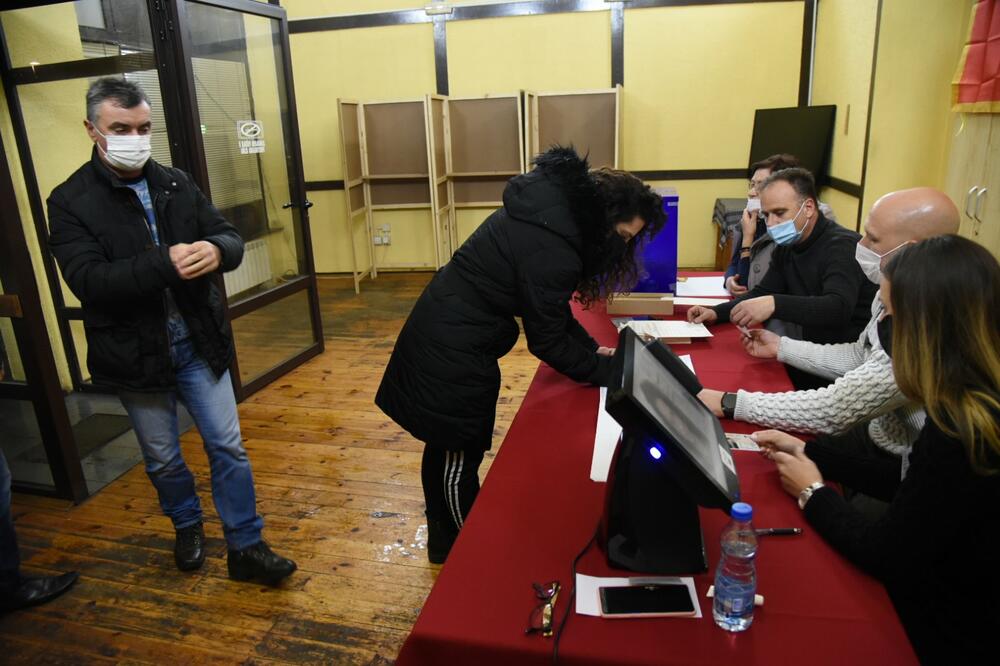 Sa jučerašnjeg glasanja na Cetinju, Foto: Luka Zeković