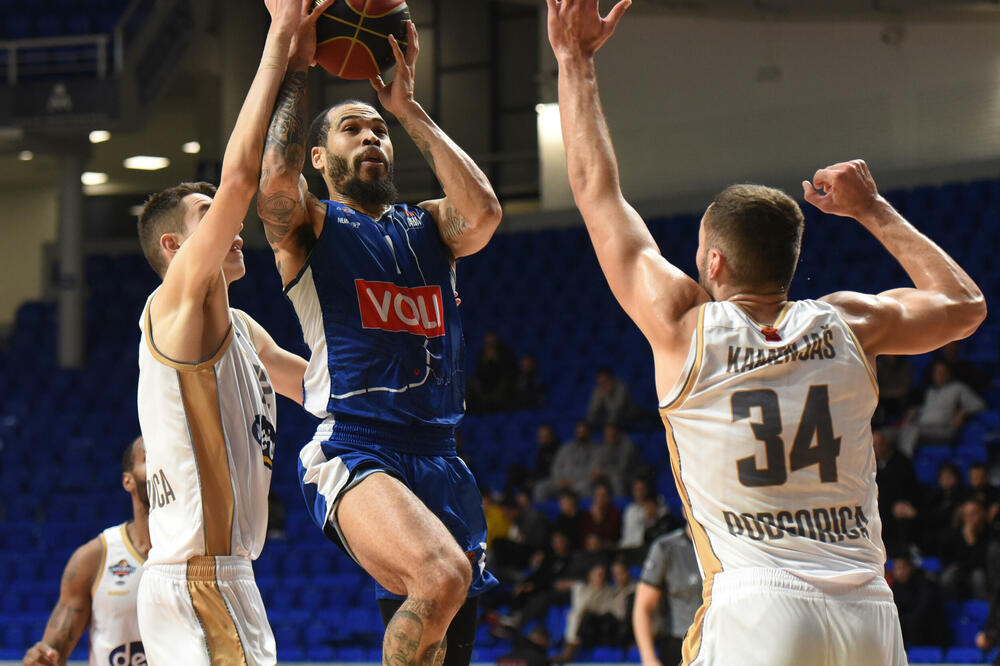 Džastin Kobs na večerašnjem meču, Foto: Savo Prelević