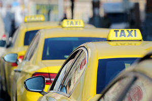 Boje jutra: Protest taksista u špicu turističke sezone