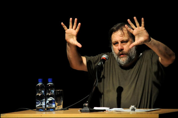 Žižek: Antivakseri su perverznjaci koji uživaju u ulozi žrtve