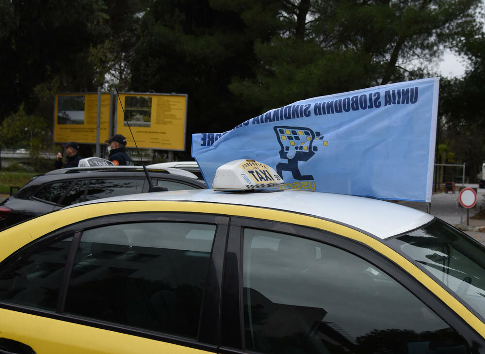 <p>"Nerad inspekcija, rapidni rast sive ekonomije, koja je uništila 2021. turističku sezonu, koja je trebalo da nam bude godina oporavka. Želimo da ukažemo da ima 1.500 preduzetnika koje nisu pitali u kakvim uslovima rade",</p>