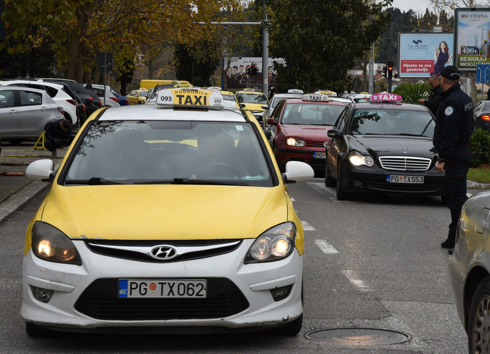 <p>"Nerad inspekcija, rapidni rast sive ekonomije, koja je uništila 2021. turističku sezonu, koja je trebalo da nam bude godina oporavka. Želimo da ukažemo da ima 1.500 preduzetnika koje nisu pitali u kakvim uslovima rade",</p>