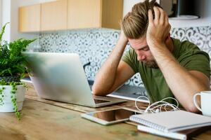 Direktor otpustio 900 zaposlenih preko Zuma, ranije ih u mejlu...