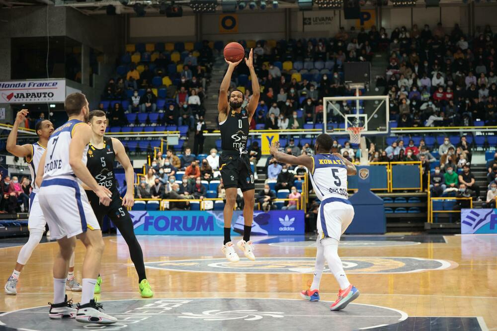 Kevin Panter šutira na meču sa Metropolitansom, Foto: BETAPHOTO/Metropolitans/Andry RAKOTOZAFY/DS