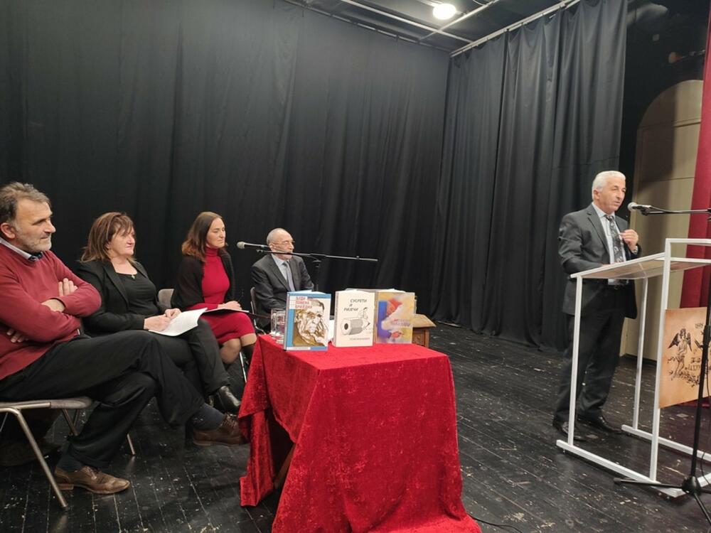 <p>Knjige Gojka Kneževića “Ljudi pomena vrijedni”, “Neobični među nama” i “Susreti i riječi” predstavljene u Nikšiću</p>