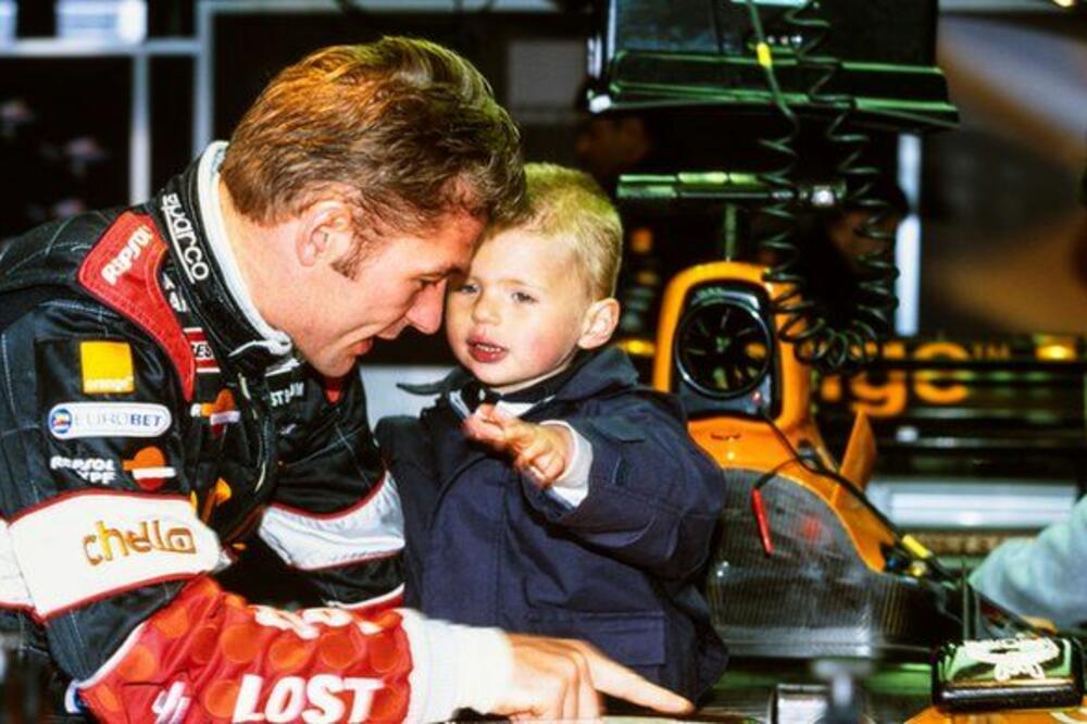 Maks Verštapen kada je imao dve godine i osam meseci na Velikoj nagradi Evrope 2000. godine u Nirburgringu. Na ovoj trci, njegov otac je završio na 13. mestu, Foto: MOTORSPORT IMAGES