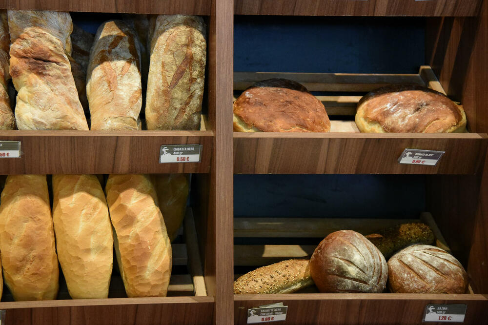 Od jula svemu porasle cijene osim hljebu: (Ilustracija), Foto: Luka Zekovic