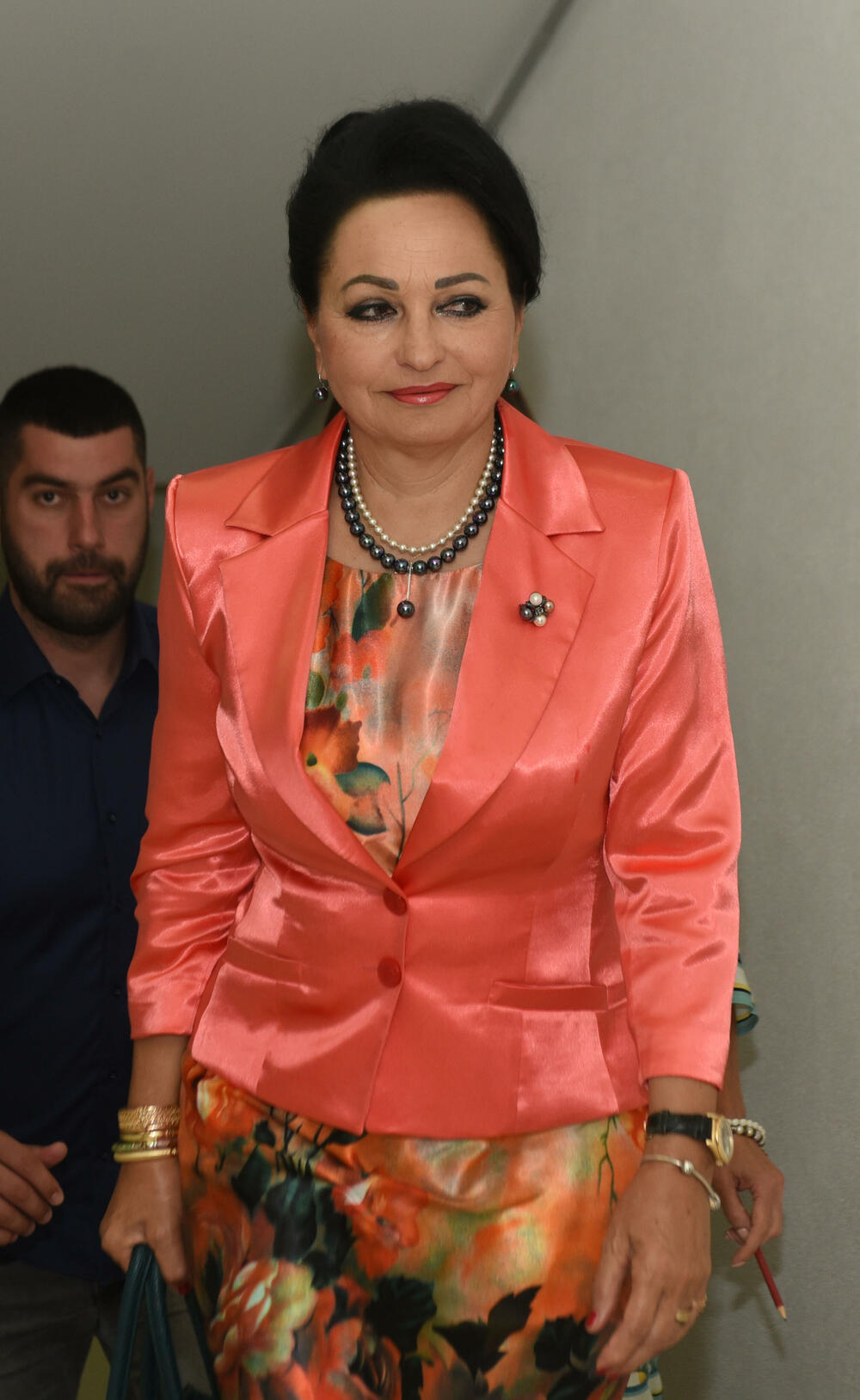 Policajac Lalović dok je obezbjeđivao Vesnu Medenicu: Fotografija iz 2019. godine