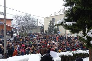 Protest u Pljevljima, traže od nadležnih da ne razdvajaju brata i...