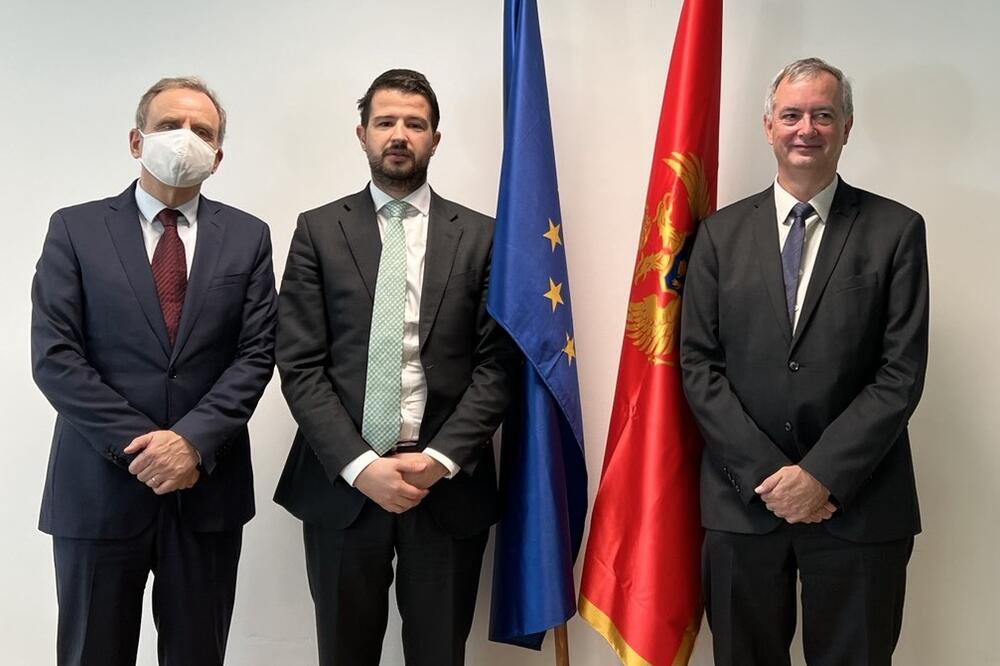 Milatović sa ambasadorima, Foto: MEK