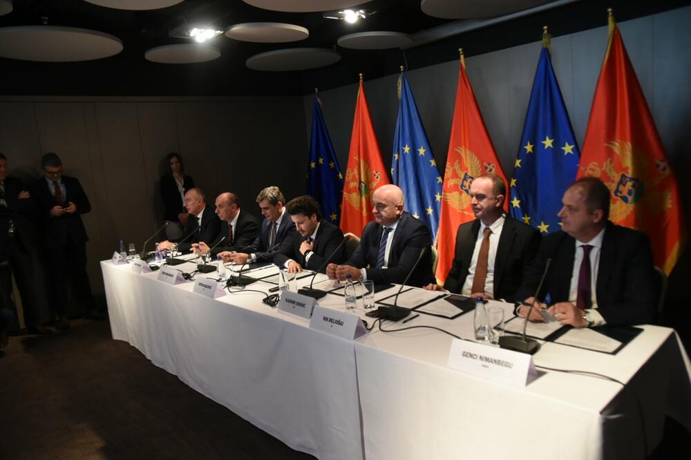 Pitanje budžeta i “crne liste” Stejt departmenta odrediće naredne poteze Ure i SNP-a, Foto: Savo Prelević