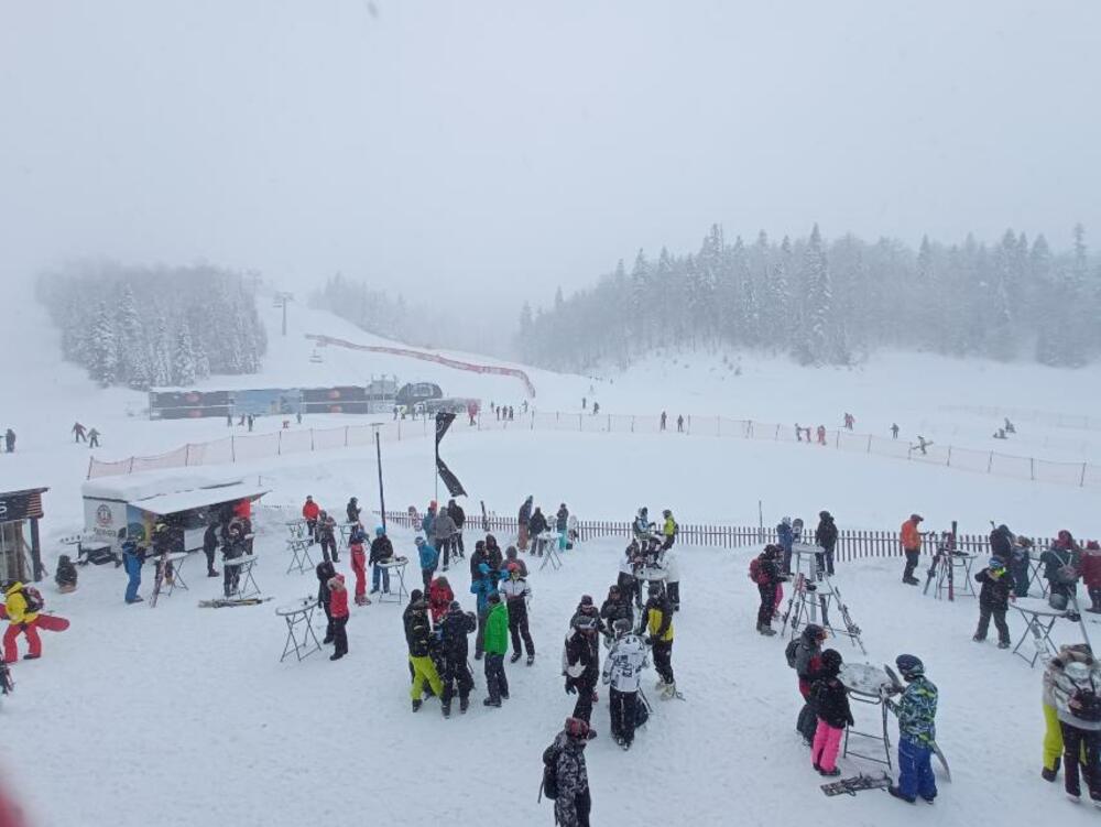 <p>"Dosta je snijega, staze su odlično pripremljene. Nadam se da nas očekuje jedna dobra sezona, naravno, uz poštovanje epidemiloških mjera"</p>