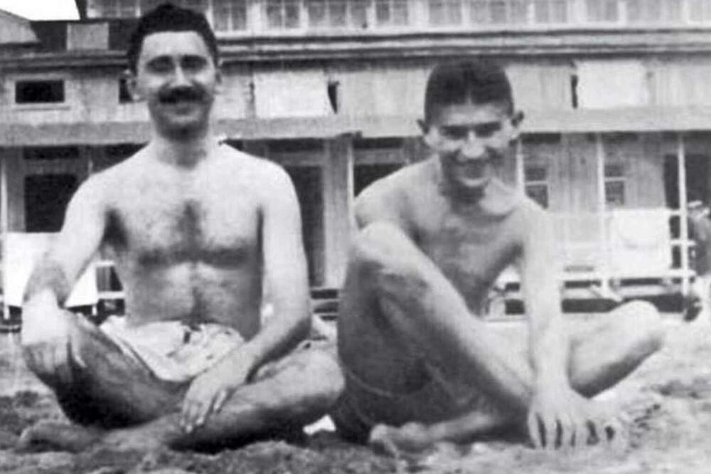 Brod i Kafka na plaži, Foto: El Espanol