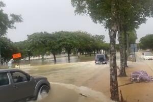 Malezija: Zbog poplava hiljade ljudi raseljeno, dvoje poginulo,...